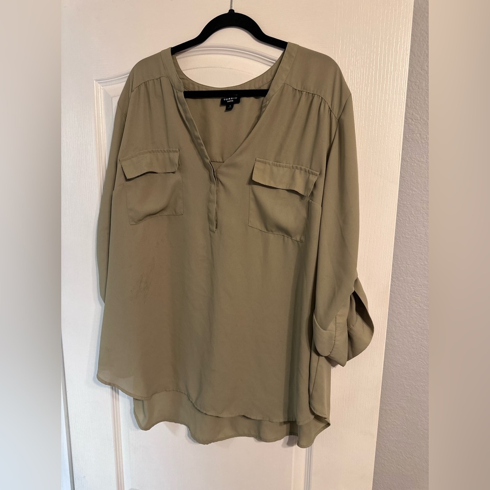 Torrid Green Size 4 Harper Georgette 3/4 length Sleeves